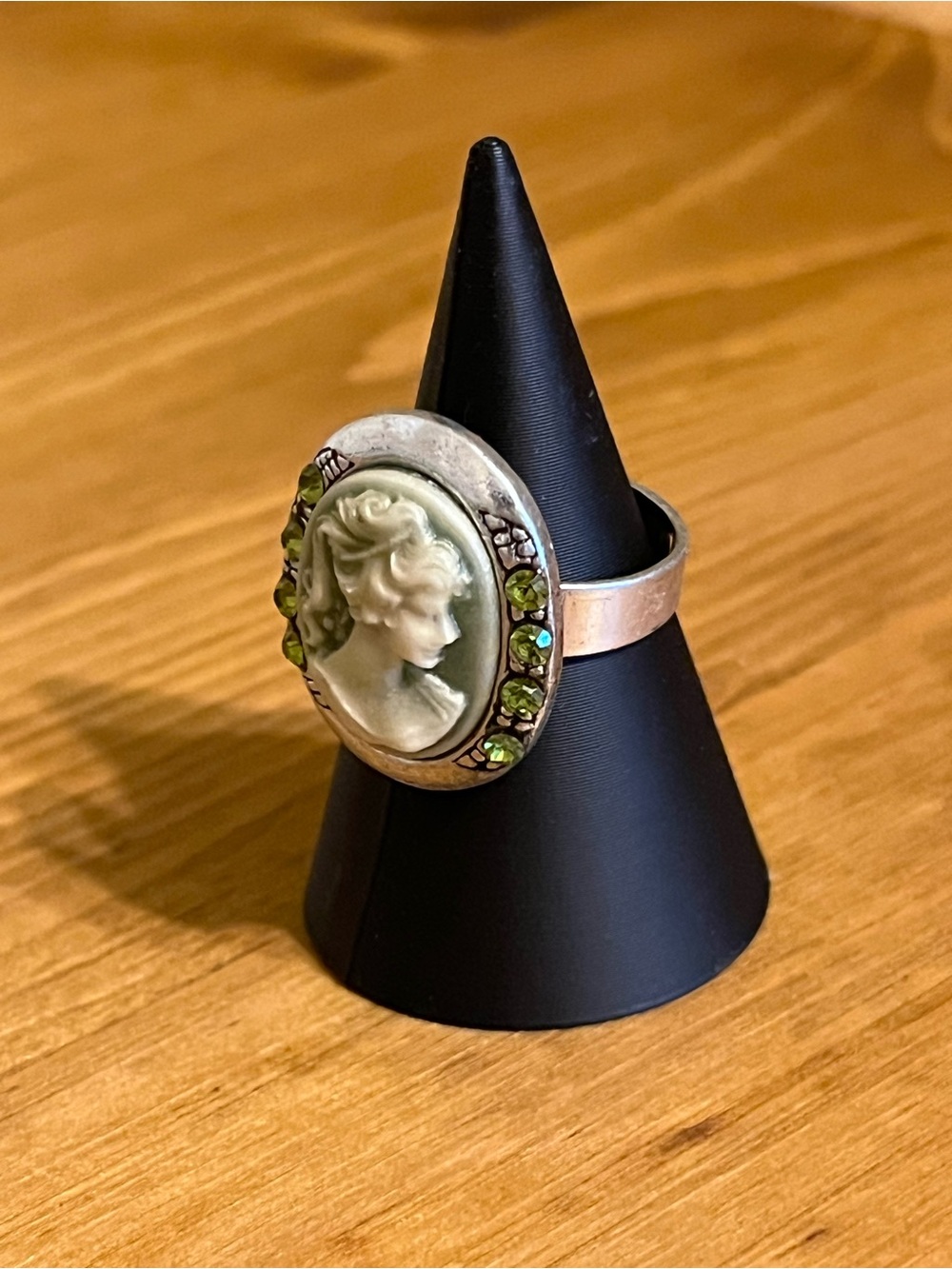 Mint green cameo adjustable ring silver tone like band starting size 7 - Picture 6 of 8